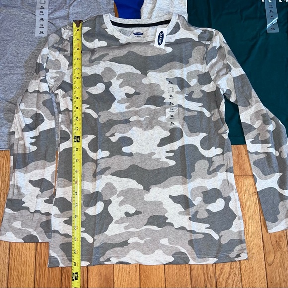 3 NWT boys OLd Navy long sleeved shirts - Picture 4 of 7